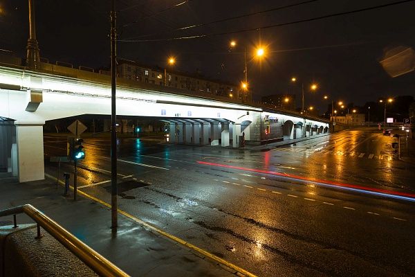 Новоспасский мост оформлен художественной подсветкой