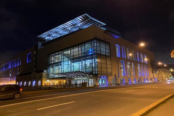 Фасадное освещение нового здания Мариинского театра