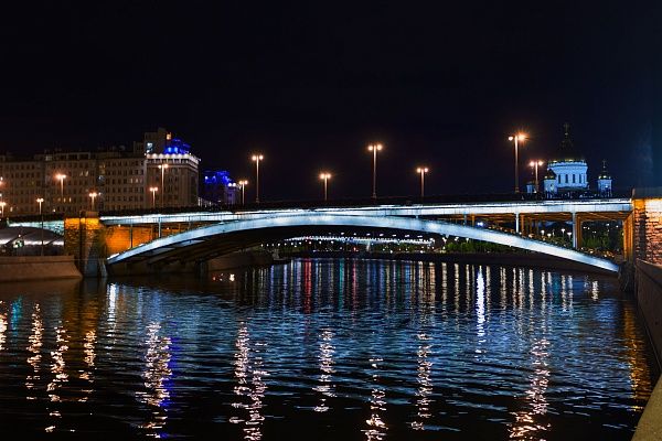 Украшение Большого Каменного моста художественным освещением