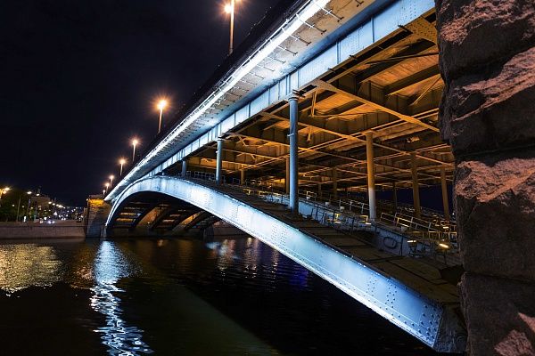Украшение Большого Каменного моста художественным освещением