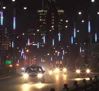 Синхронизированная подсветка с ритмом музыки на улицах города Екатеринбурга