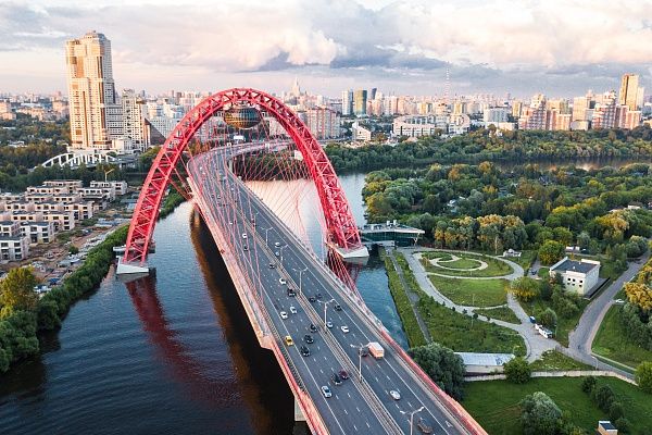 Проведена работа по внедрению технологий управления освещением на Живописном мосту в Москве