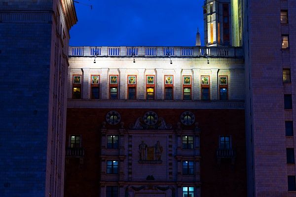 Управление художественной подсветкой фасада здания МГУ