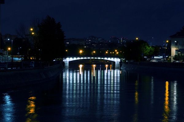 Освещение художественной подсветкой Шлюзового моста